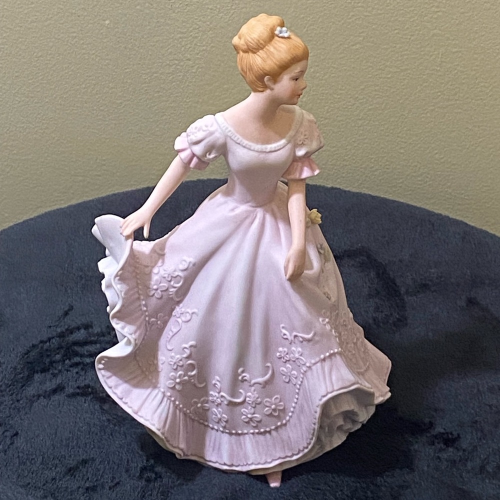 Home Interiors Masterpiece Porcelain Lady Caroline 1993